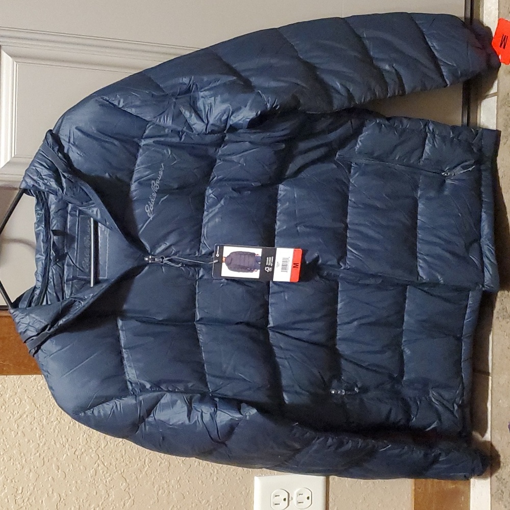 Medium Eddie Bauer Hooded down jacket